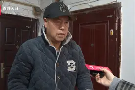 站在自家门前，却打不开房门？仔细一看门锁发现竟然……图片