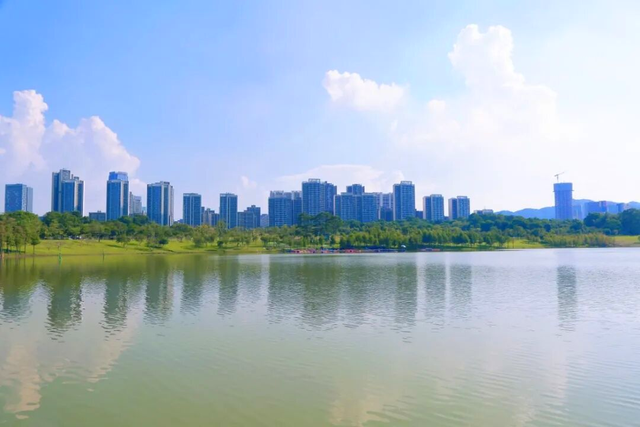 遛娃+吸氧+骑行！黄埔「小洱海」藏不住了！打卡 →
