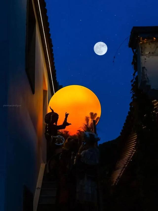 双节同庆，一见倾“秦”丨中秋赏月，“浸”在秦淮~