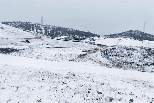 鲁甸之巅现绝美冰雪仙境！小雪至，雪满峰峦