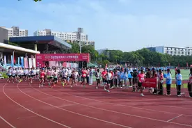 2025德文厦门工学院马拉松比赛结束图片