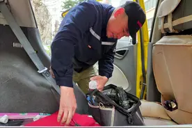 青岛故事丨水电维修工孙明：身有残疾不怨天，为老人、残疾人优惠服务13年图片