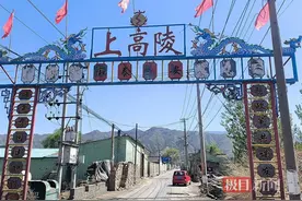 生前将心事写满院落、感动全网的山西老农：闭塞村落里坚持写字28年，重视教育文化，关心高铁建设图片