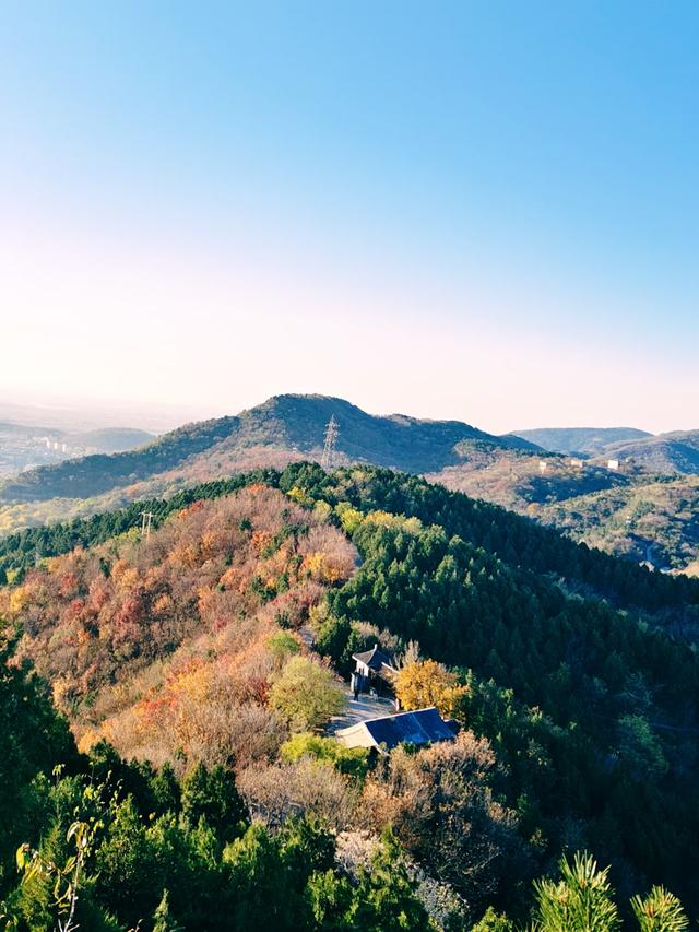 色彩缤纷，层林尽染，百望山秋景如画