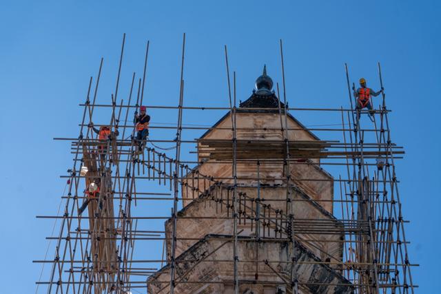 大理崇圣寺三塔正在安装这项装置