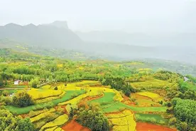 【文化·旅游】成县鸡峰山：峻岭展雄姿 胜境若画屏图片