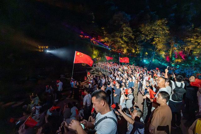 重庆四面山景区：清凉经济 火热出圈