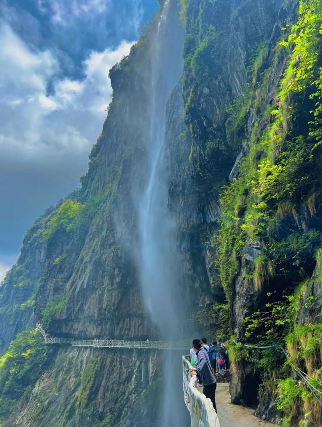 突破百万！瓦屋山【百万锦鲤】宠粉福利，11月30日揭晓这份专属幸运～