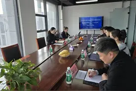 情系女职工 仲裁在行动 郑州航空港区仲裁院开展“三八”国际妇女节普法宣讲活动图片