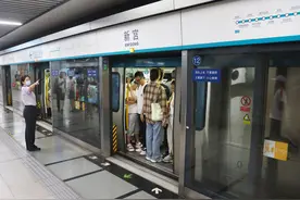 勤拉快跑！北京地铁4号线-大兴线将试行“暑运”运行图图片