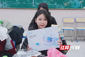 株洲铁航卫生学校为2023级新生免费配备学习型云电脑图片