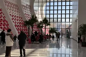 探访亚布力：亚冬会给冰雪小镇再添一把“火”图片