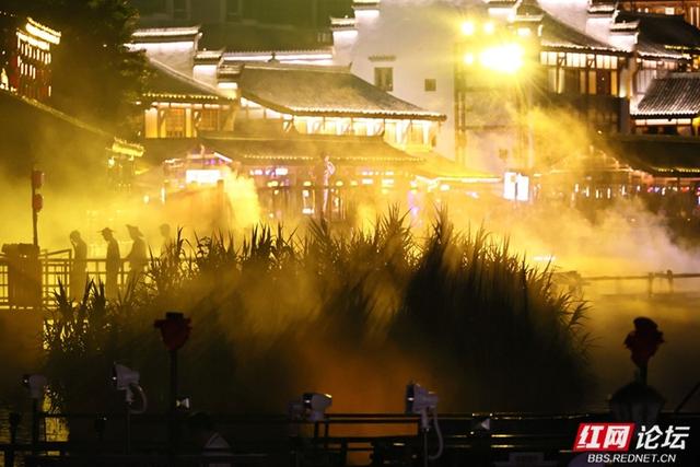 灯火里的常德旧梦，你可曾来过河街的夜晚