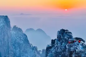 组图丨雪霁黄山，缤纷色彩绘仙境图片