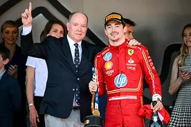 F1 | 勒克莱尔跳入地中海庆祝主场首冠图片