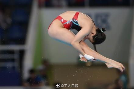 陈芋汐头名晋级十米跳台决赛