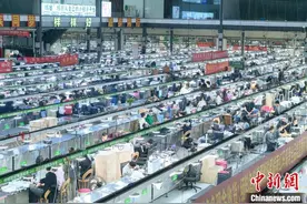 “东方珠宝城”云南瑞丽：边境“夜经济”展露活力图片