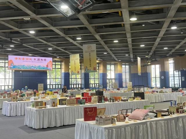 非遗“潮”起来！中国手艺网携文创精品亮相湖北文旅盛会