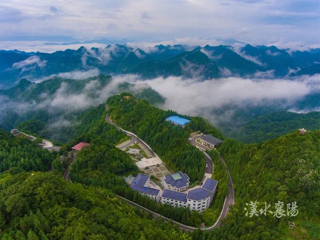 外交部发言人推介！尧治河村壮丽蝶变：从“靠山吃山”到“养山富山”的“两山”实践标杆