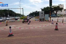 问政海南·追踪 | 海口钟楼旁路面翘起地砖已完成修复图片