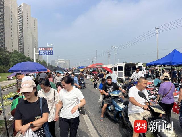 南京市民自驾1小时到滁州“赶集”沿街逛吃