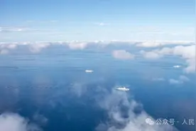 参加“北部·联合-2024”演习中方海上编队抵预定海域与俄参演兵力会合图片