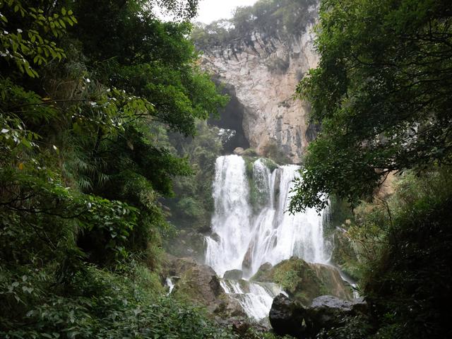 修文县天生桥村：探秘蜈蚣坡自然与人文之美