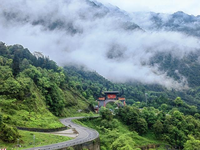 市州观察丨“文旅+百业” 周末在乐山