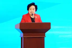 孩子沉迷手机，一玩就停不下来怎么办？专家指出背后原因……图片