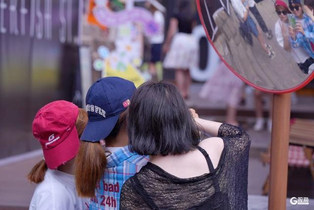 百年里院变身网红打卡地，游人如织定格老城风情