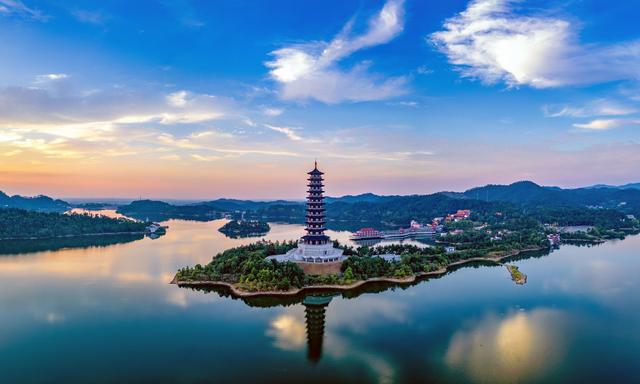 来新洲体验不一样的风景 一路向东，登高观鸟看江豚