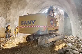 黄百铁路全线首座隧道顺利贯通图片