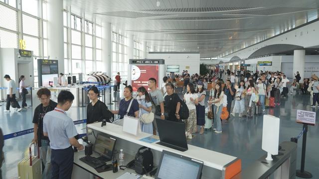 “飞”速增长！ 暑运银川机场“航空+旅游”激活文旅新活力