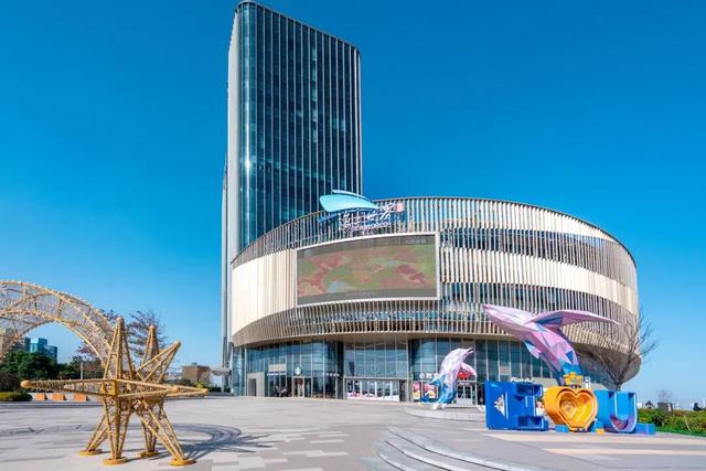 上海·海上世界限时打造北欧「雪梦极境」，共赴冬日奇幻之旅！