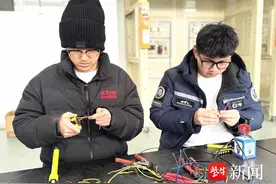优雅的蝴蝶结戒指好美！巧手匠心理工男，为“校园阿姨”打造女神节专属礼图片