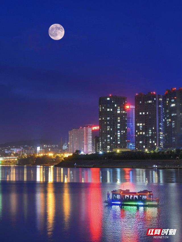 中秋夜的张家界：“月夜奇观”美到出圈！