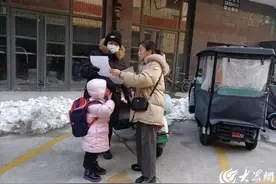 潍坊市潍城区人民商城社区开展电动车安全充电宣传活动图片