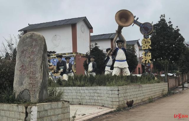 百万粉丝网红小英“离婚风波”未平，丈夫肇事逃逸被刑拘 记者探访：夫妻已数月未住村里