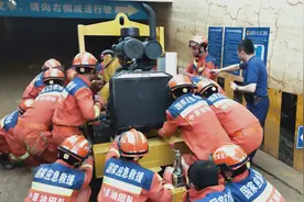 近30个小时排水5万多立方米 国家危险化学品应急救援中原油田队紧急支援湖南平江图片