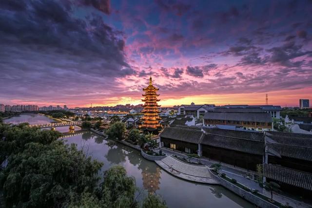 泗泾古镇花车惊艳亮相上海旅游节花车巡游