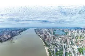 2022年城区总人口达1080.64万人 武汉连续两年上榜全国超大城市图片