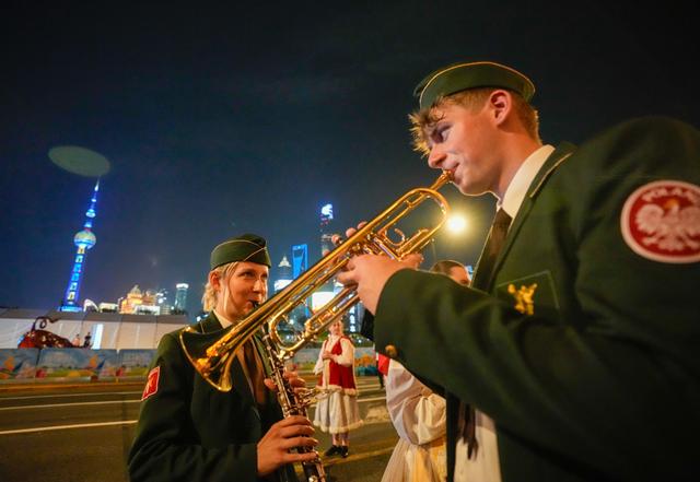 城市笙歌｜上海旅游节开幕倒计时，昨晚中外演出团队集结黄浦江畔彩排