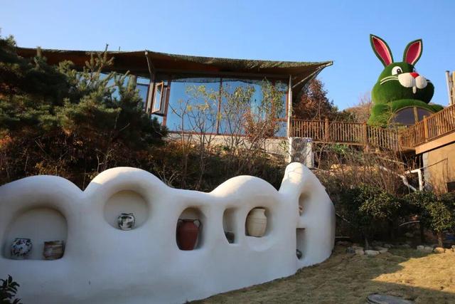 “巨兔”惊现里口山！环翠区小山村添新景