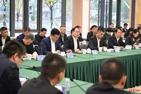 “成都政企微信交流群”里的“群友”见面了，来看看聊了啥→图片