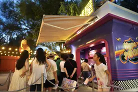 集章、打卡、游乐，城市乐园4小时奇妙夜的惊喜图片