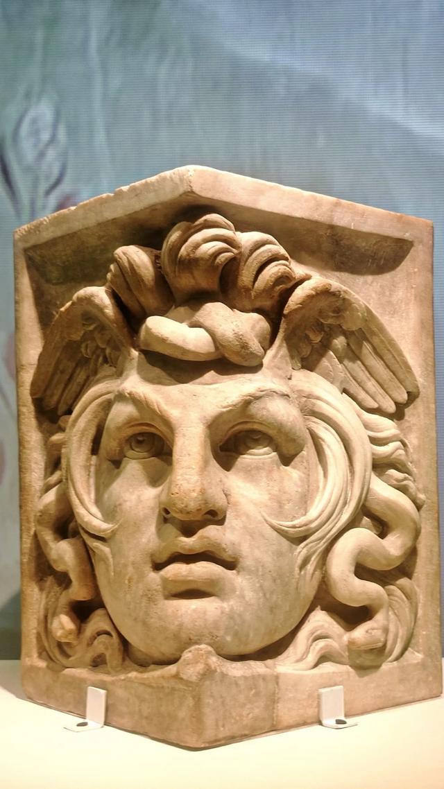 首日人人人！古罗马众神“空降”上海！不出沪看131件稀世珍品！打卡攻略→