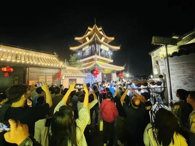 8天， 71.21万人次来邮！
