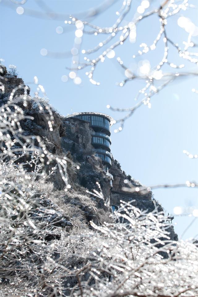 潭溪山“冻”真格了！今日实拍百米冰瀑惊艳成型，这个冬天等你赴约