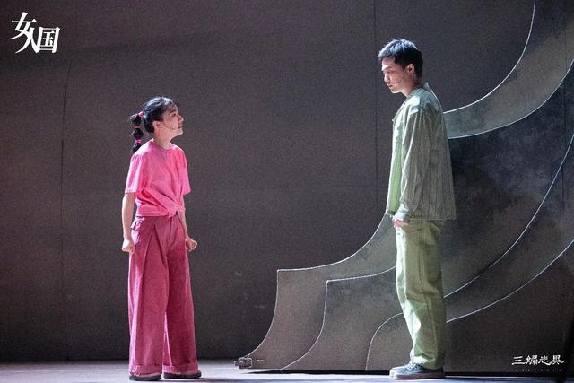 化妆是件衣服，男女也是件衣服｜专访