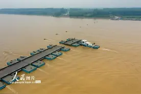 山东高青：拆除黄河浮桥 保汛期安全图片